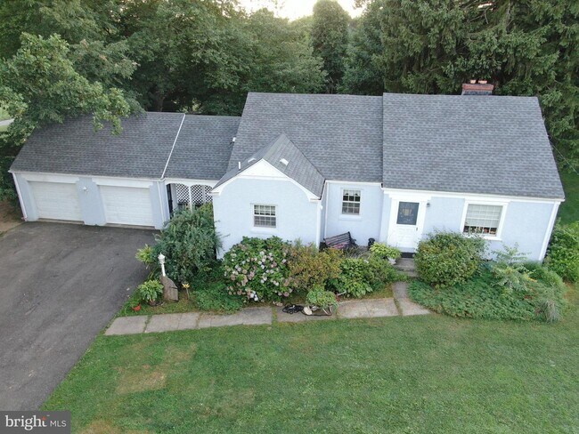 Foto del edificio - 1016 Wilson Ave