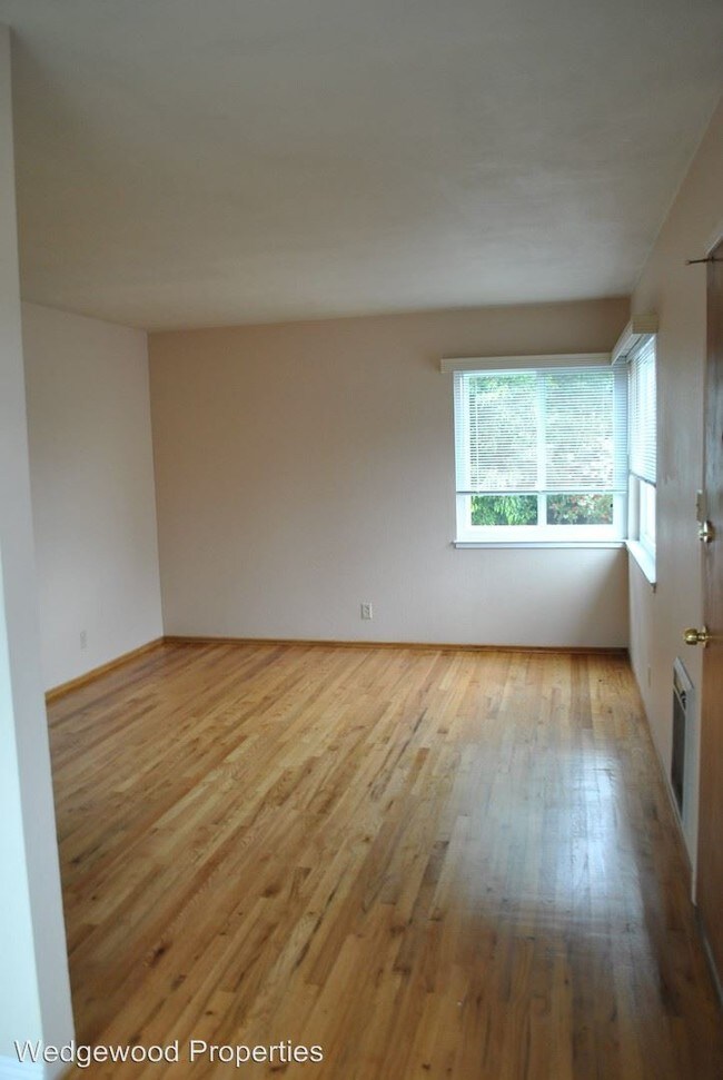 Building Photo - 458-468 Raymond Ave