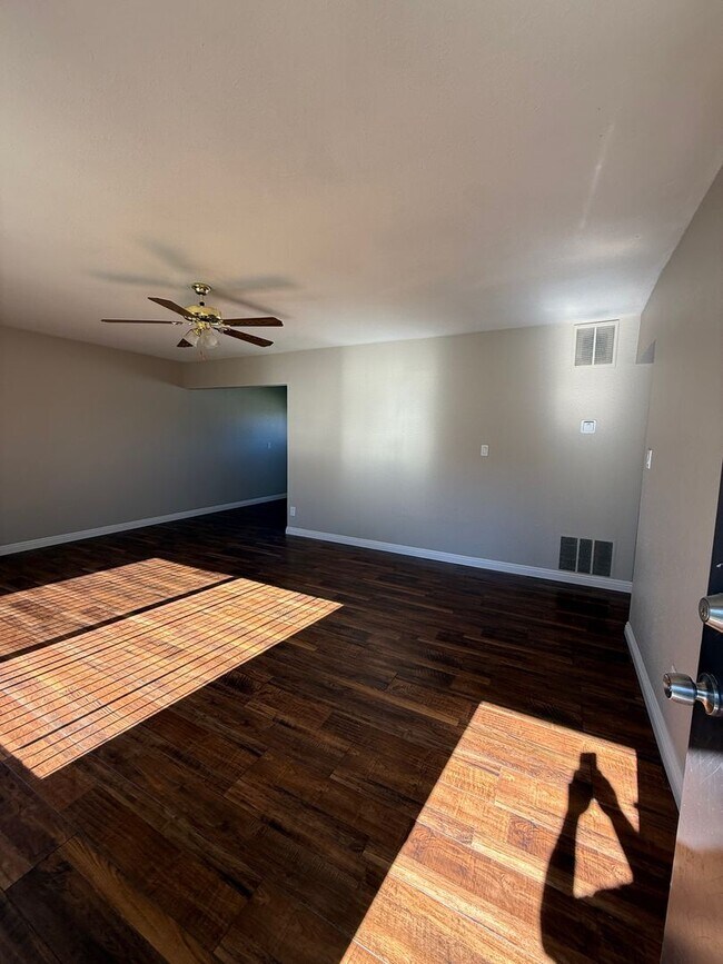 Foto del edificio - Beautiful 2 Bedroom 1 Bath home in well desired El Cajon neighborhood