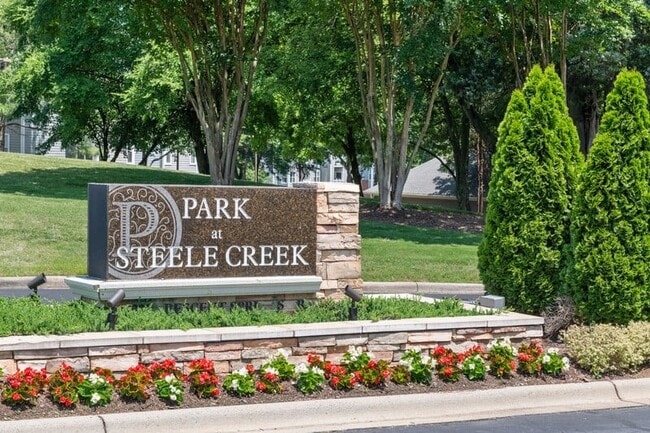 Building Photo - Avana Creekside