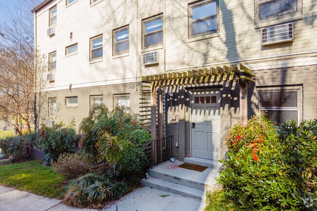 Entrance - 4595-4597 MacArthur Blvd NW