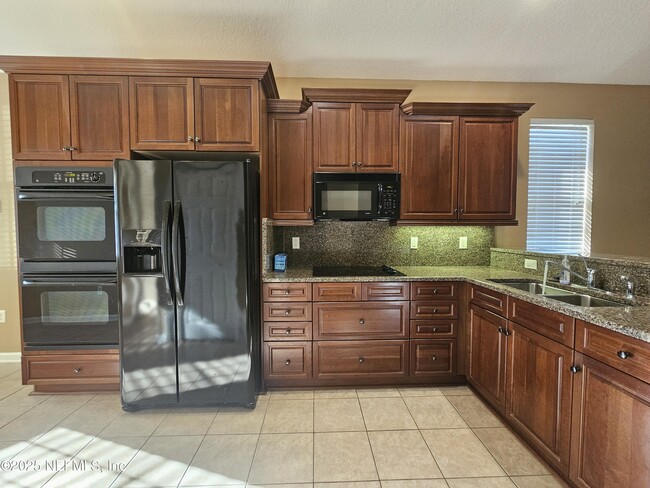 Building Photo - 964 Hazeltine Ct