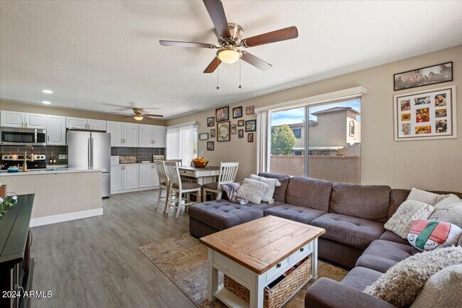 Building Photo - 17034 E Calle Del Oro