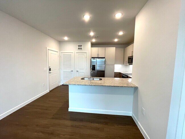 Foto del edificio - 2300 N Friendship Rd