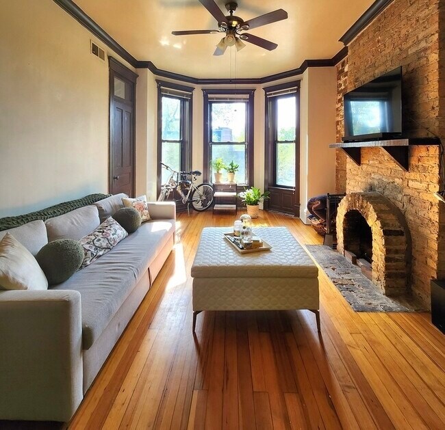 Foto del edificio - 3765 N Kenmore Ave