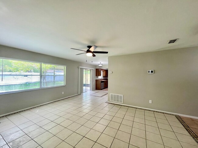 Building Photo - Cute 2/2 Home in SouthEast Orlando by Rio ...