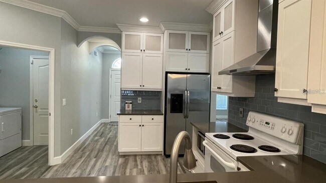 Foto del edificio - 9434 Candice Ct
