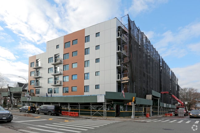 Building Photo - Rego Parc