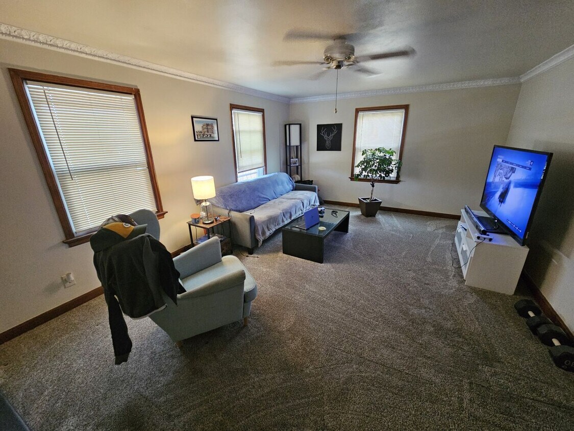 Foto principal - 2571-2573 N 74th St. (Duplex)
