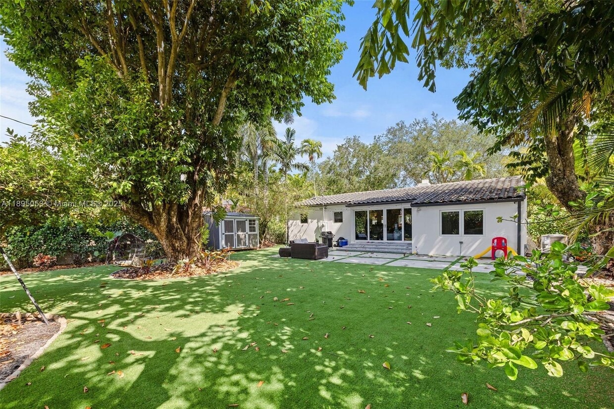 Foto principal - 90 NE 106th St