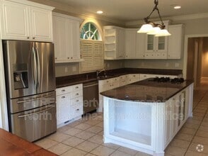 Building Photo - 236 Towill Pl