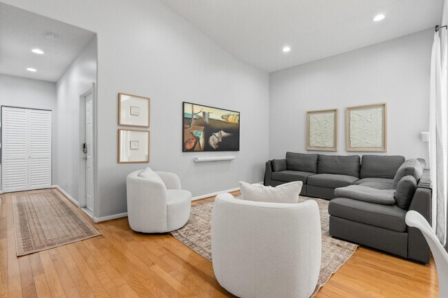 Foto del edificio - 5808 NW 121st Ave