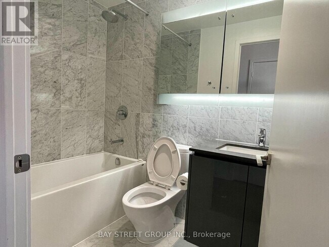 Photo du bâtiment - 117 McMahon Dr