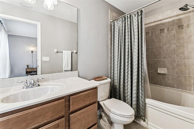 Foto del edificio - 2503 Middleton Grove Dr