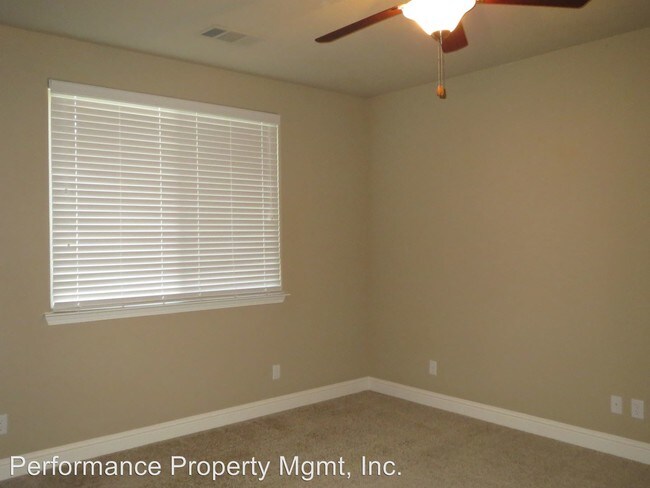 Building Photo - 4022 W Calimyrna Ave