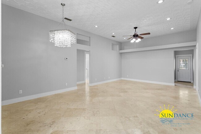 Foto del edificio - Spacious home in Hidden Harbor Estates!