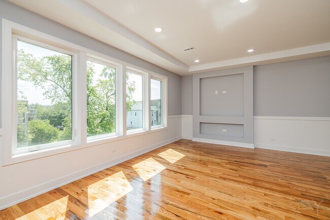 Foto del edificio - 6334 S Langley Ave