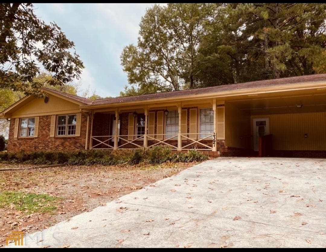 2397 Rockbridge Rd SW, Stone Mountain, GA 30087 House Rental in Stone