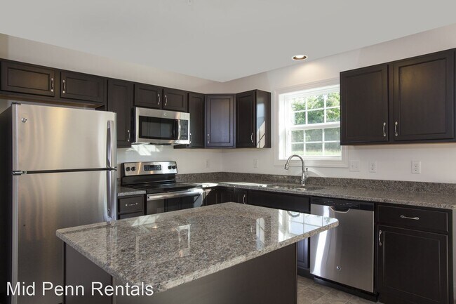 Building Photo - 3 br, 2.5 bath House - 2415 Newtown Drive 38B