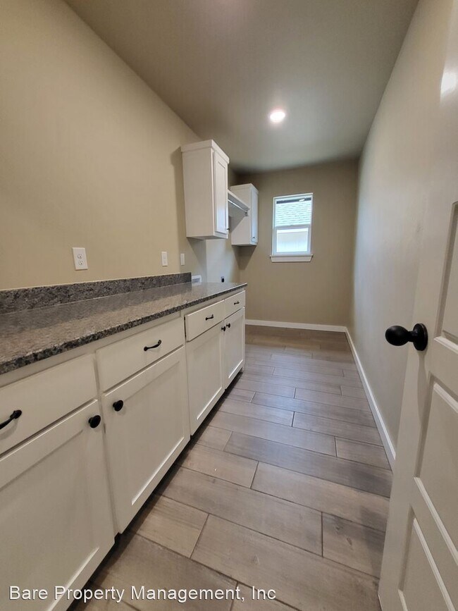 Foto del edificio - 3 br, 2.5 bath House - 2305 Kimball Dr