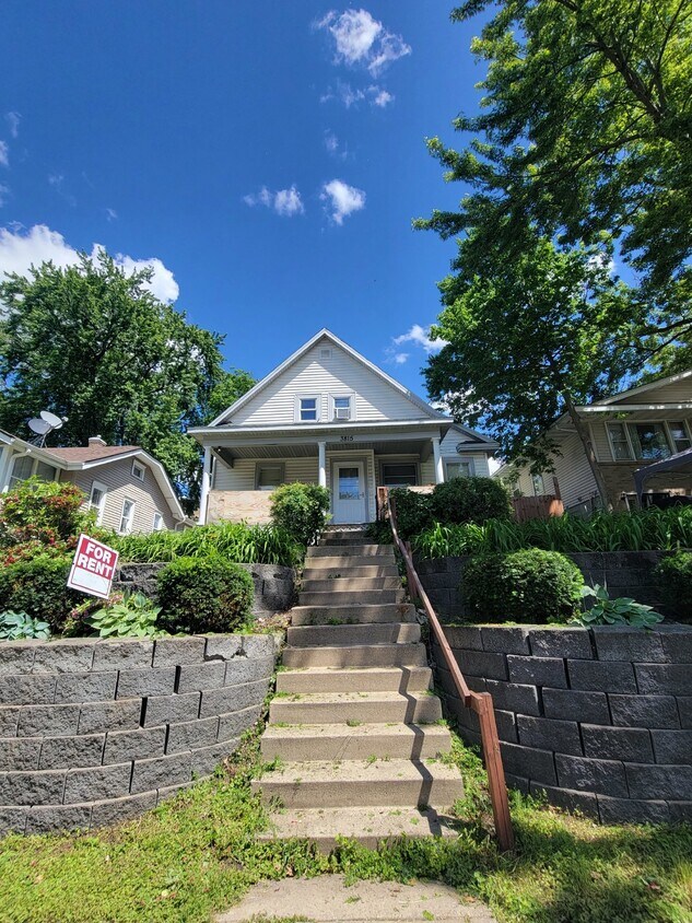 3815 Van Buren St NE, Minneapolis, MN 55421 Room for Rent in