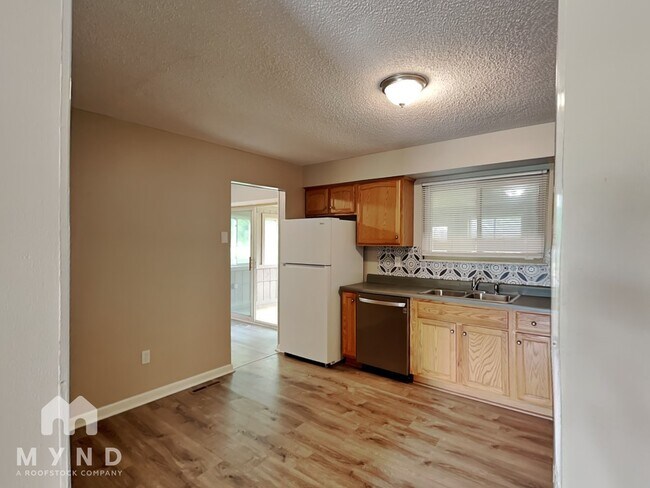 Foto del edificio - 6659 Rosetree Dr