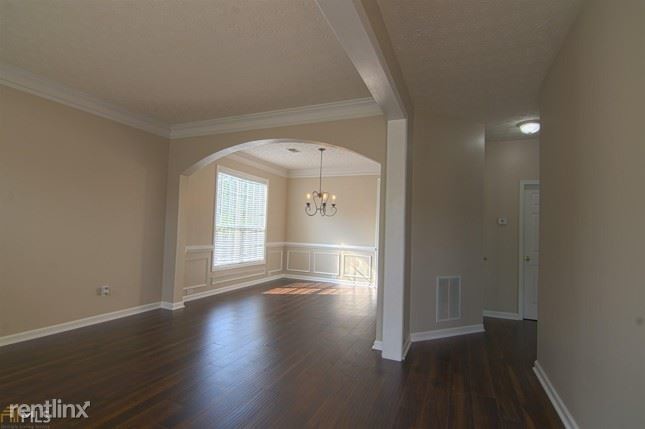 Building Photo - 3120 Creekside Village Dr NW