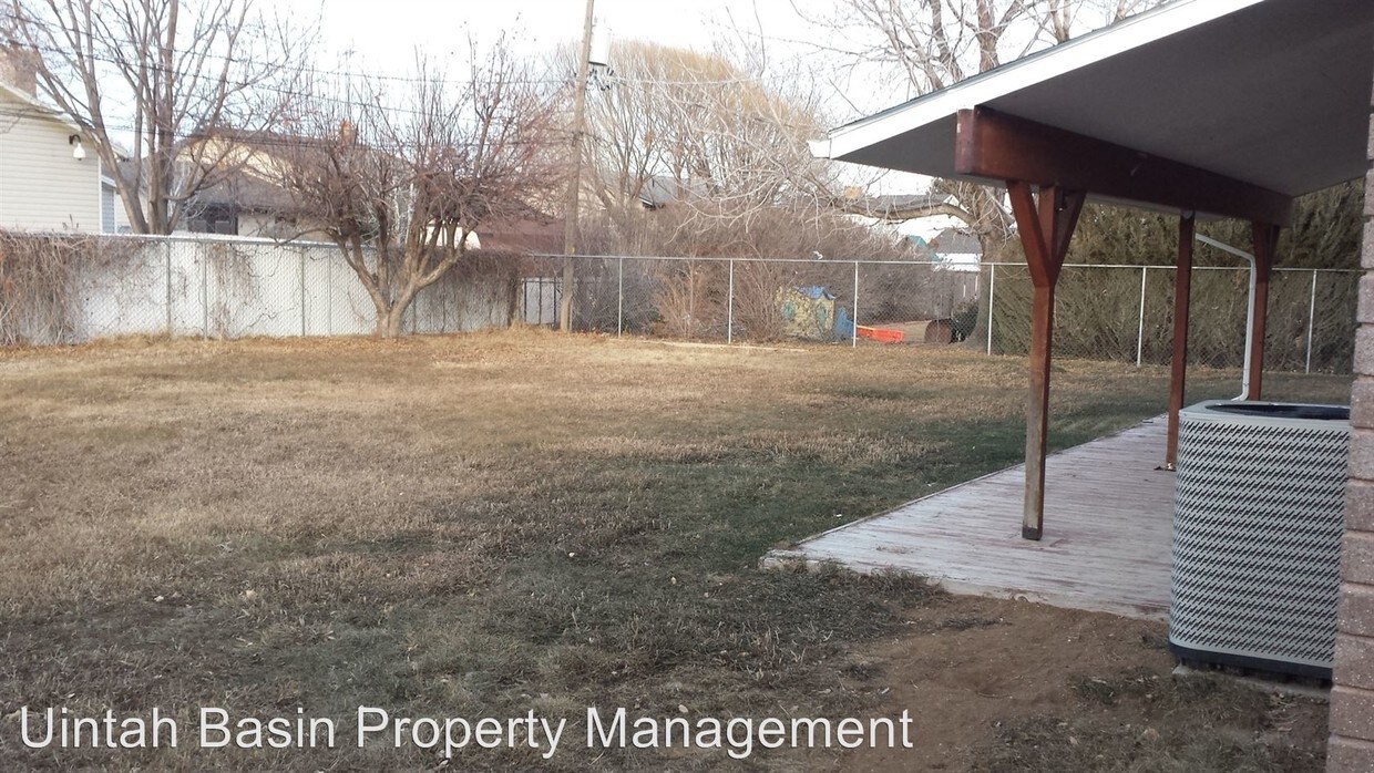 Foto del edificio - 4 br, 2 bath House - 884 W 200 N