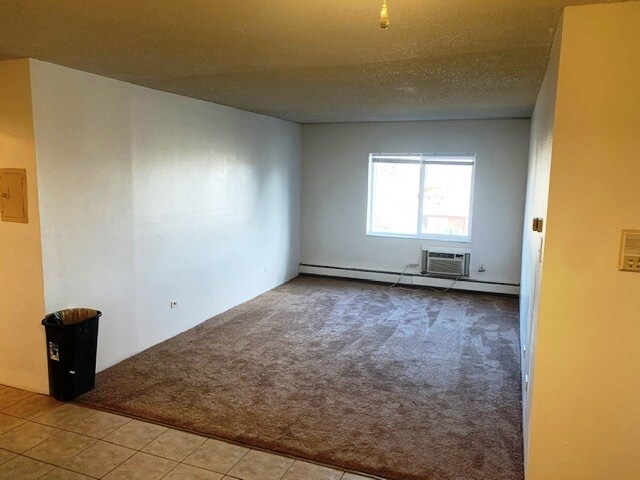 Building Photo - 707 W 96th Ave