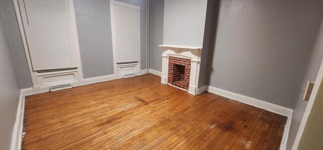 Building Photo - 514 1st St