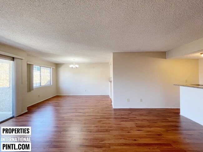 Building Photo - 350 S Oakland