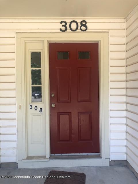 Building Photo - 308 Tulip Ln