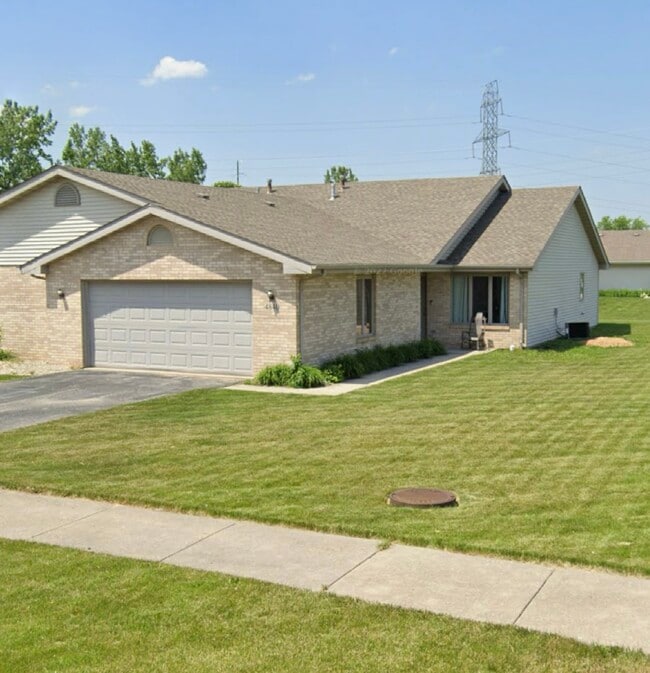 Building Photo - 4840 W 92nd Ave