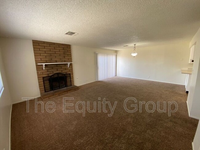 Building Photo - 2416 S Sallee St
