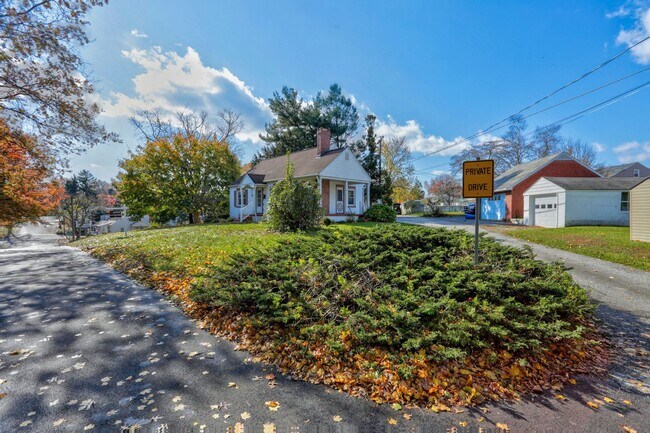 Foto del edificio - 4 br, 1 bath House - 116 S FRANKLIN STREET