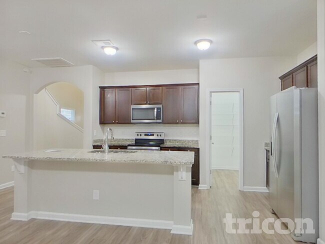 Foto del edificio - 250 Harvest Glen Ln