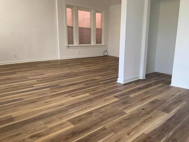 Foto del edificio - 2643 W Armitage Ave