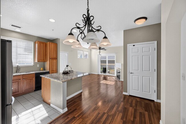Foto del edificio - 9441 Ashbury Cir