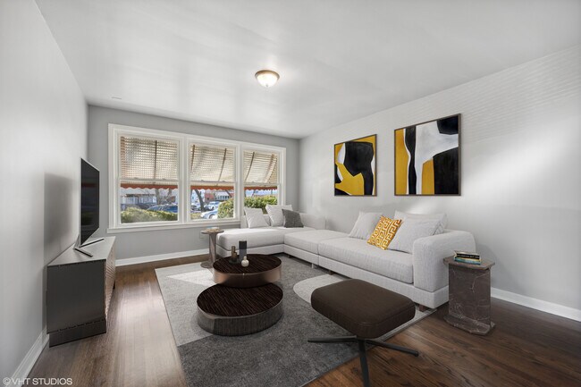 Living Room - 9021 Lavergne Ave