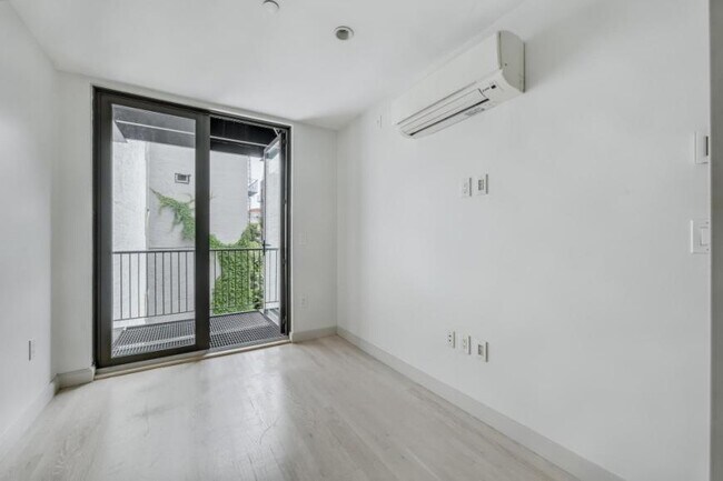 Foto del edificio - 3 bedroom in New York NY 10003