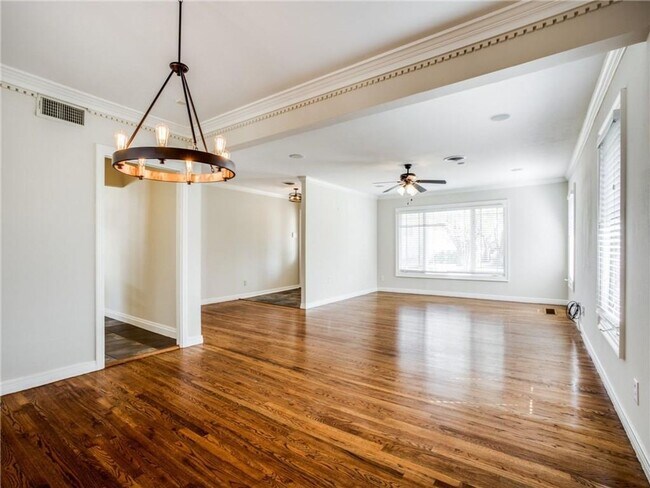 Building Photo - Gorgeous Single Story Home!
