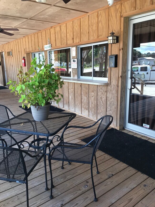 Covered Porch - 5664 LA-1