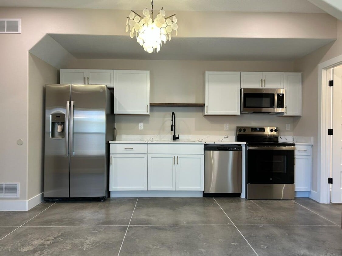 Primary Photo - 940 M St SW