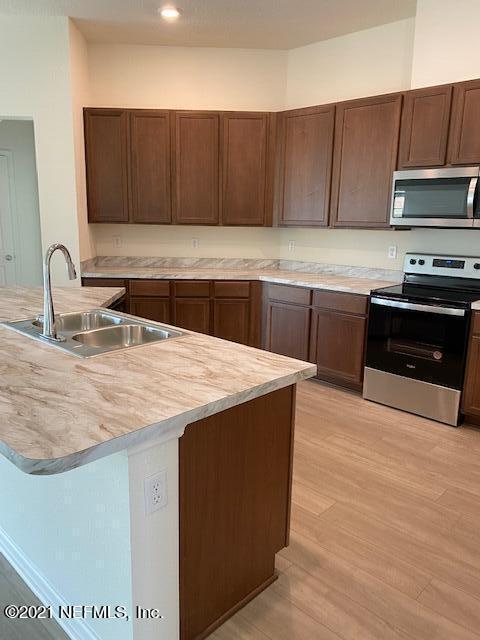 Foto del edificio - 10469 Collins Fld Cir