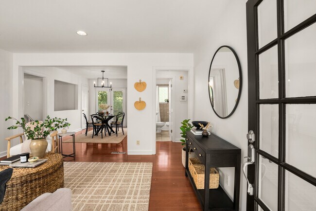 Building Photo - 5708 Vine Ridge Dr