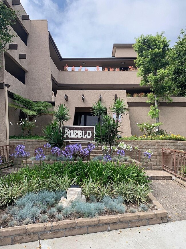 Building Photo - 2501 W Redondo Beach Blvd
