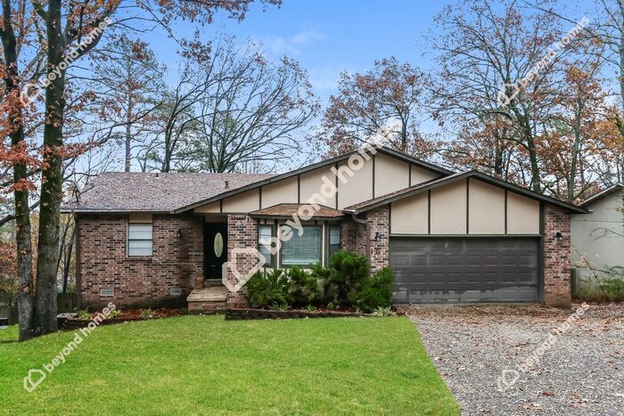 Foto principal - Beautifully renovated 3 bedroom 2 bath hom...