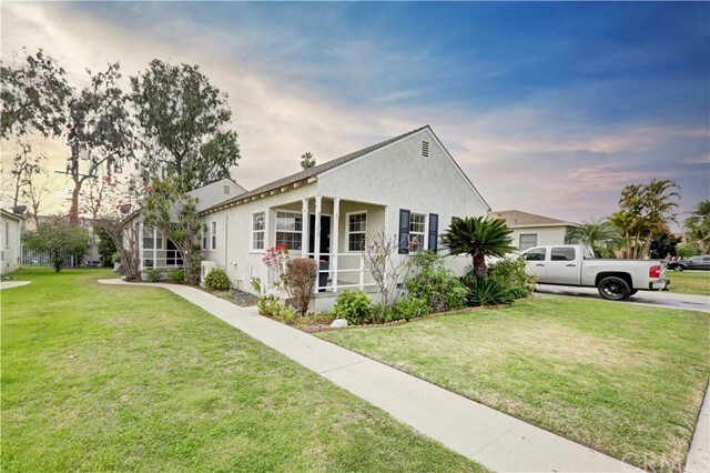 Building Photo - 8366 La Villa St