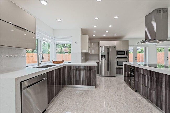 Foto del edificio - 20431 NE 7th Ct