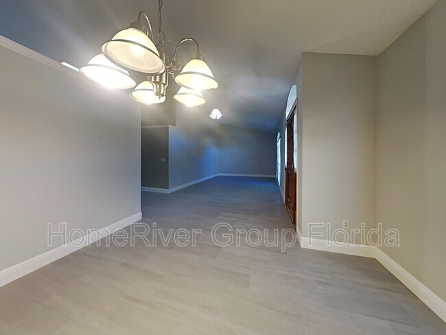 Building Photo - 12720 Forestedge Cir